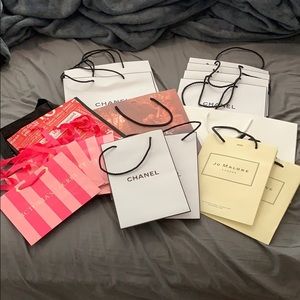 Lot of 18 Shopping bags🛍️ Jo Malone, Chanel, VS..
